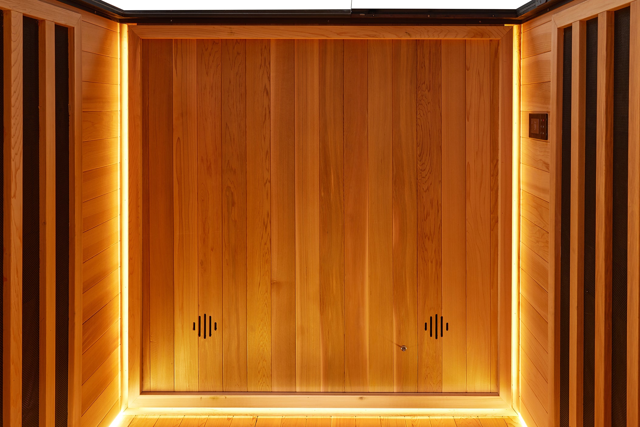 Lucent Volt 5 Person Far-Infrared Sauna